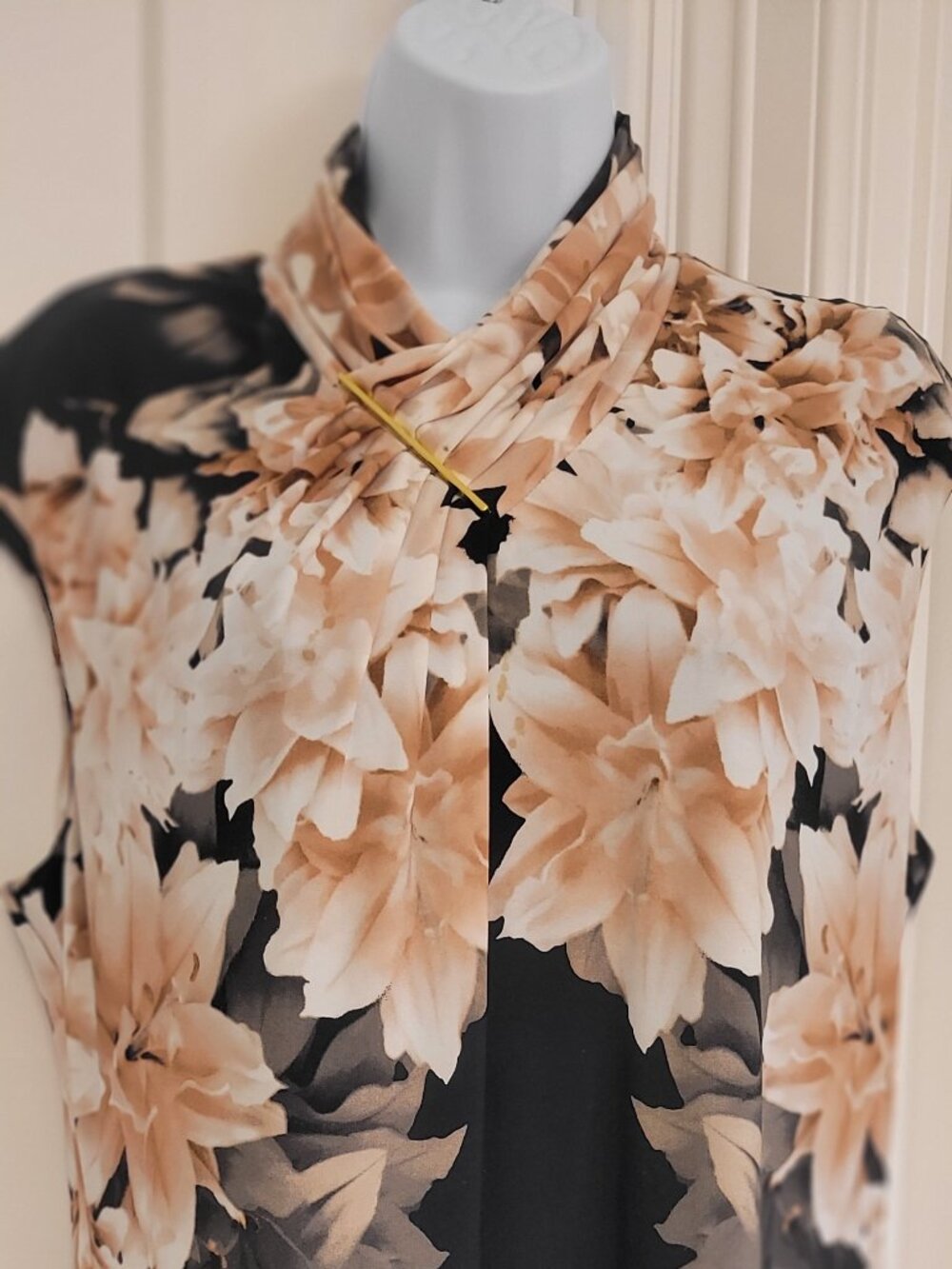 CALVIN KLEIN Size XL - Picture 2 of 6